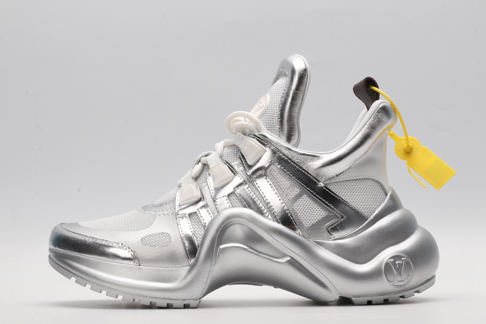 L*V SNEAKER